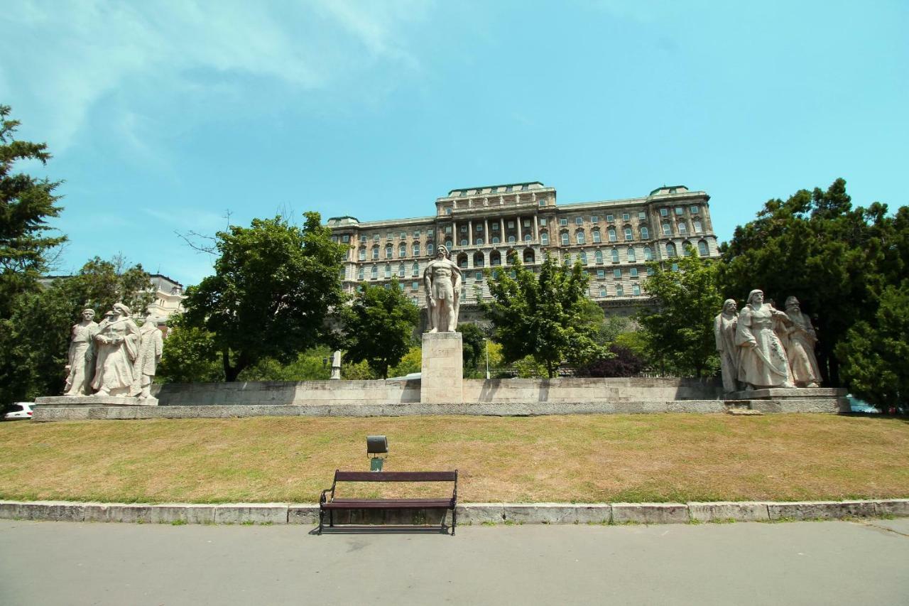 Castle Court Apartment Budapeste Exterior foto